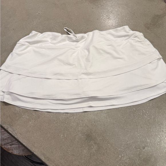 Athleta Pants - 🍄 Athleta white Performance skort